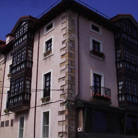 Apartamentos Ebro เรย์โนซา ภายนอก รูปภาพ
