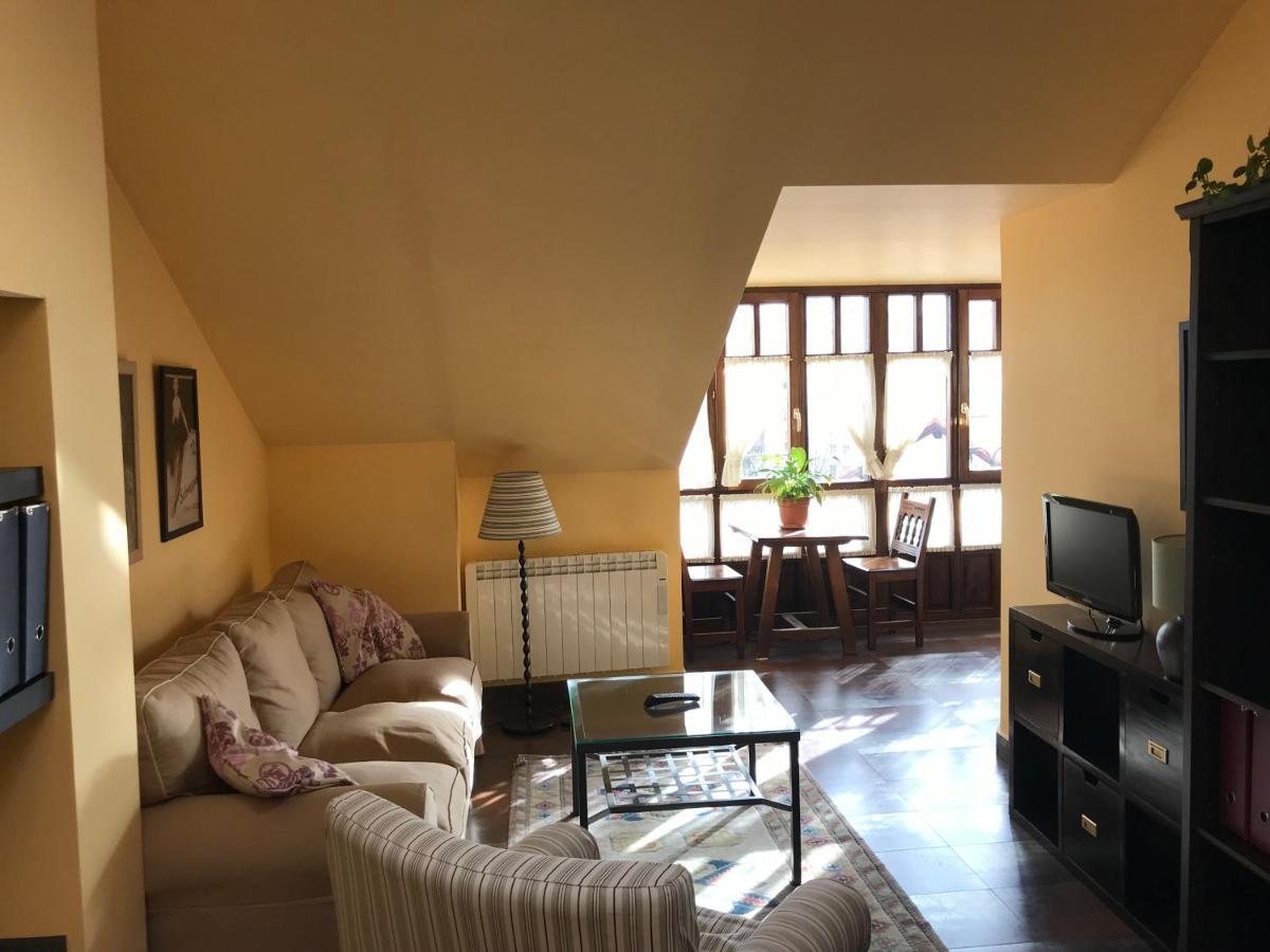 Apartamentos Ebro เรย์โนซา ภายนอก รูปภาพ