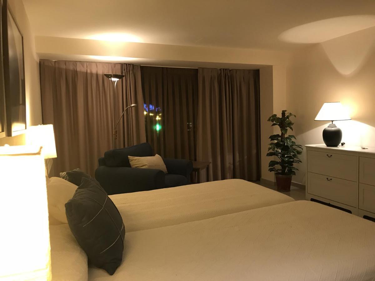 Apartamentos Ebro เรย์โนซา ภายนอก รูปภาพ