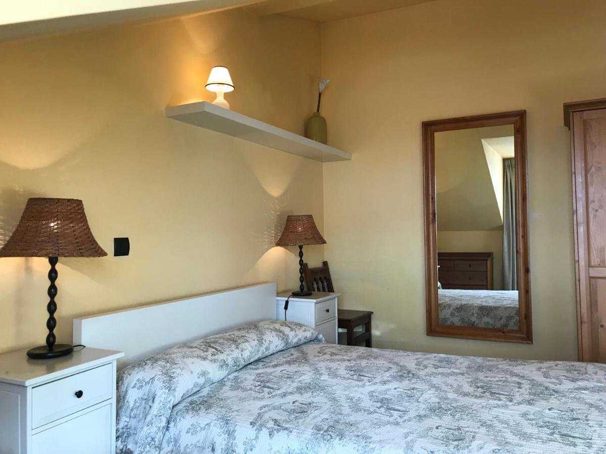 Apartamentos Ebro เรย์โนซา ภายนอก รูปภาพ