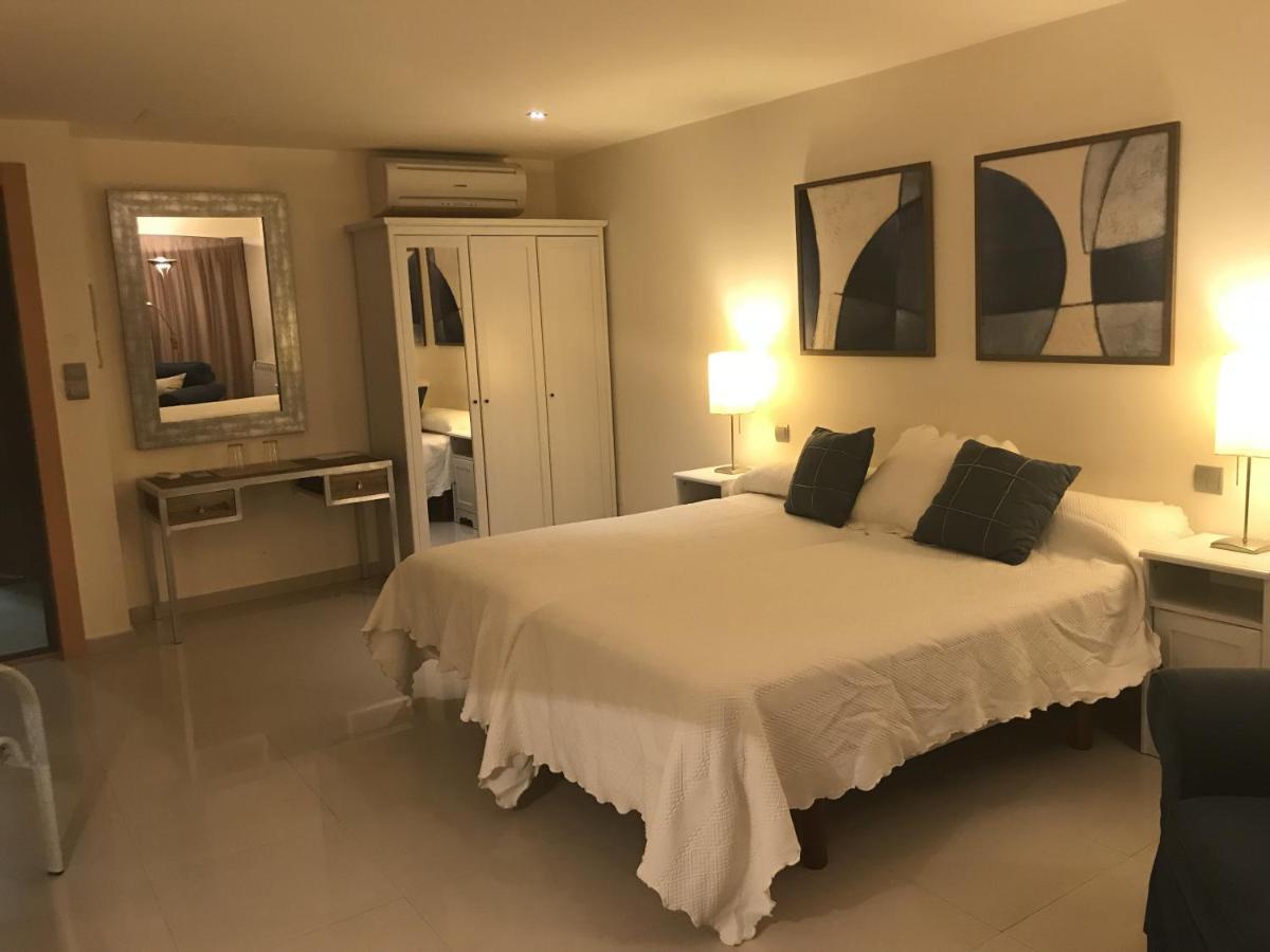 Apartamentos Ebro เรย์โนซา ภายนอก รูปภาพ
