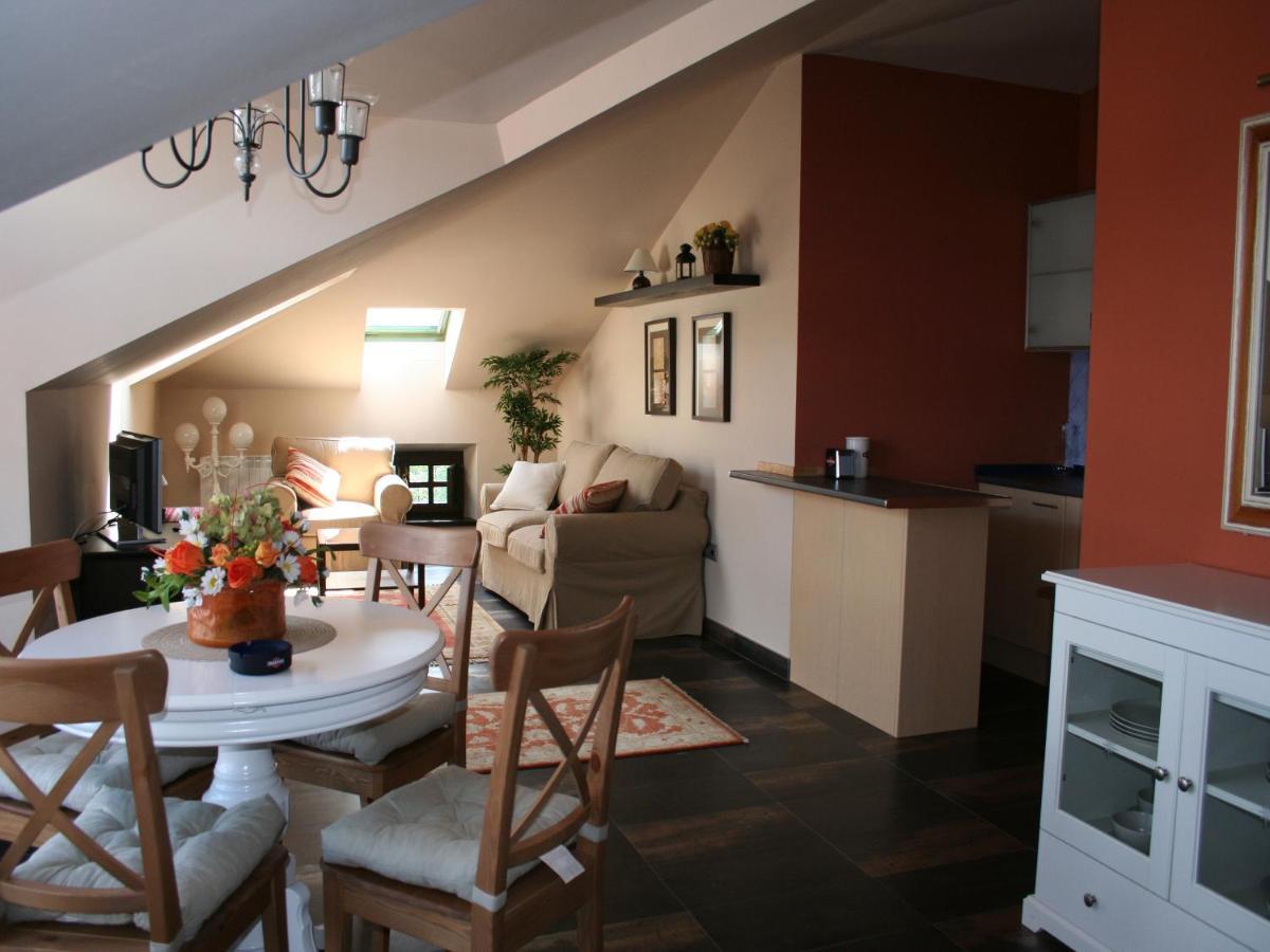 Apartamentos Ebro เรย์โนซา ภายนอก รูปภาพ