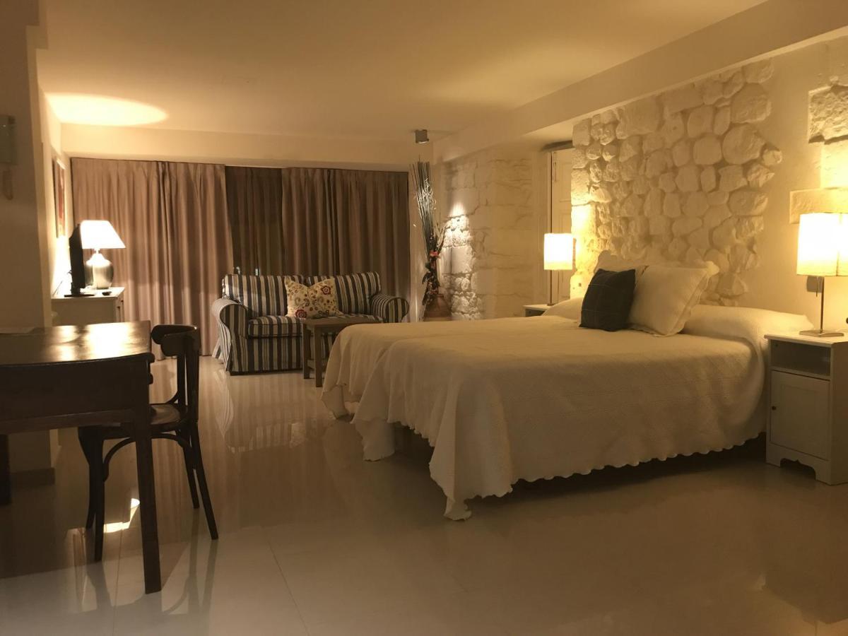 Apartamentos Ebro เรย์โนซา ภายนอก รูปภาพ