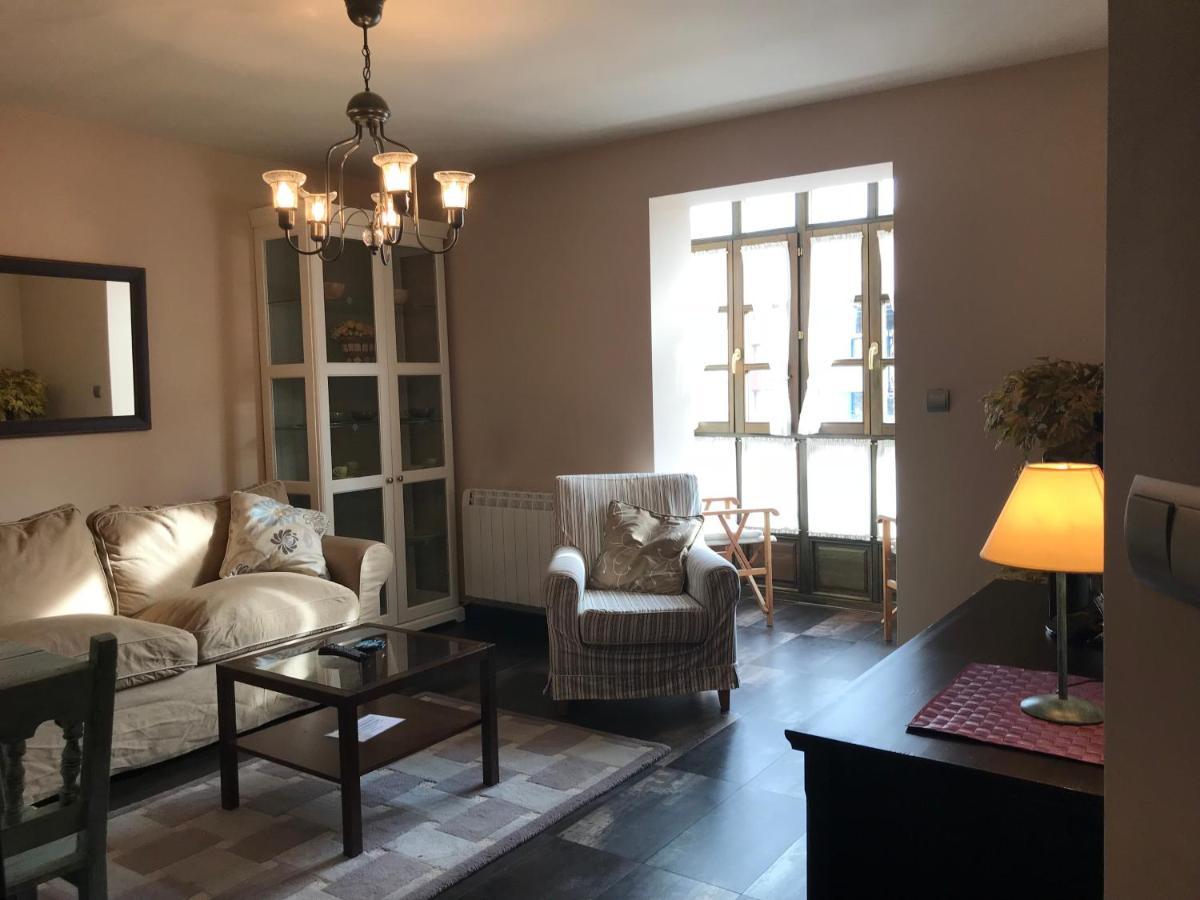 Apartamentos Ebro เรย์โนซา ภายนอก รูปภาพ