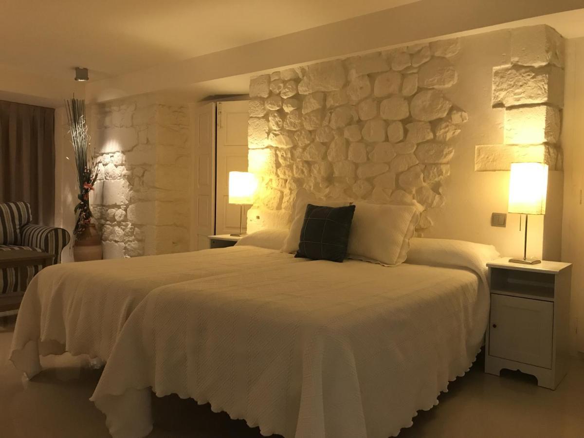 Apartamentos Ebro เรย์โนซา ภายนอก รูปภาพ