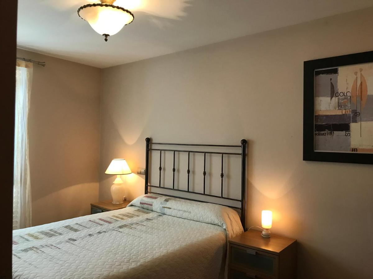 Apartamentos Ebro เรย์โนซา ภายนอก รูปภาพ